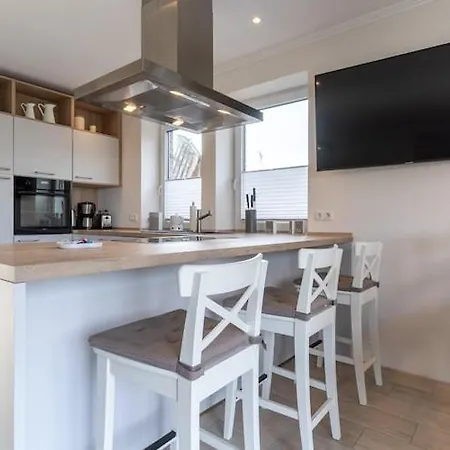 Doppelhaushaelfte Direkt Am Hafen Von Tönning