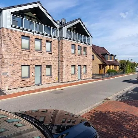 Doppelhaushaelfte Direkt Am Hafen Von Ferienhaus *