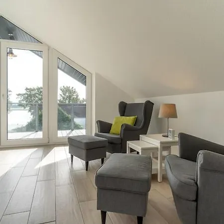 Doppelhaushaelfte Direkt Am Hafen Von Dom wakacyjny *