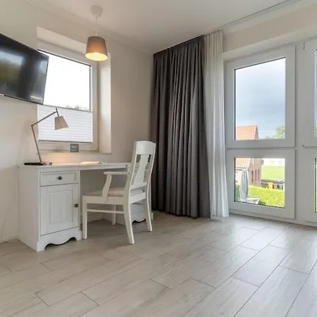 Doppelhaushaelfte Direkt Am Hafen Von Dom wakacyjny