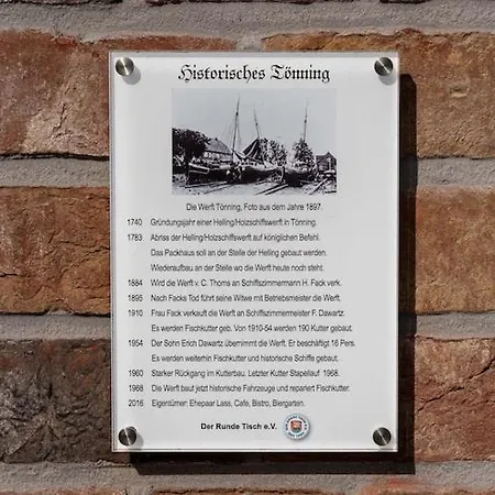 Doppelhaushaelfte Direkt Am Hafen Von Tönning