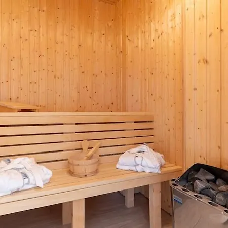 Doppelhaushaelfte Direkt Am Hafen Von Dom wakacyjny