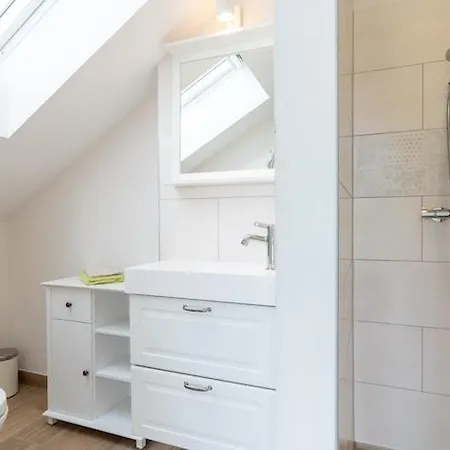 Dom wakacyjny Doppelhaushaelfte Direkt Am Hafen Von Tönning