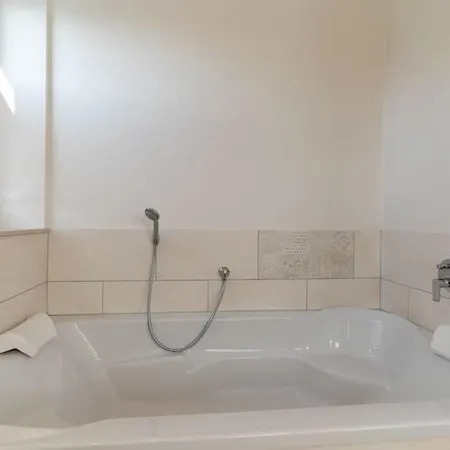 Doppelhaushaelfte Direkt Am Hafen Von *