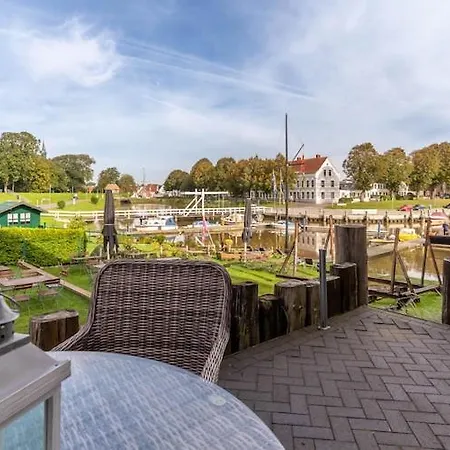 Doppelhaushaelfte Direkt Am Hafen Von Tönning