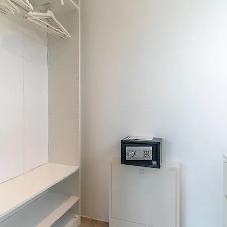 Doppelhaushaelfte Direkt Am Hafen Von *