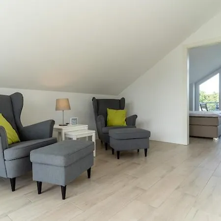 Doppelhaushaelfte Direkt Am Hafen Von Dom wakacyjny