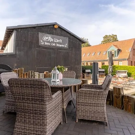 Ferienhaus Doppelhaushaelfte Direkt Am Hafen Von