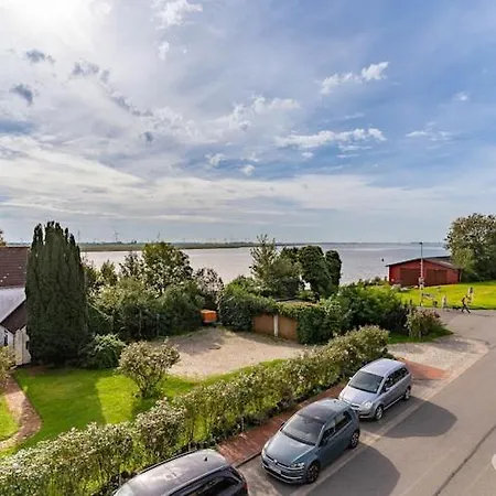 Doppelhaushaelfte Direkt Am Hafen Von * Tönning